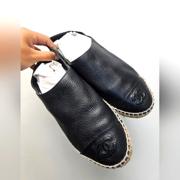 CHANEL 2017 Interlocking CC Logo Espadrilles Shoes - Picture 9 of 9